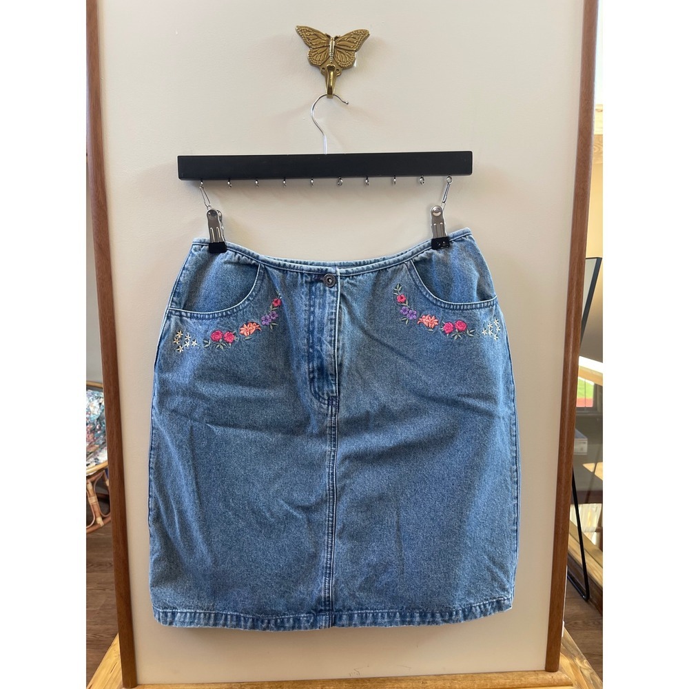 Christopher & Banks Blue Denim Floral Embroidered Skirt Womens Size 10 Vintage